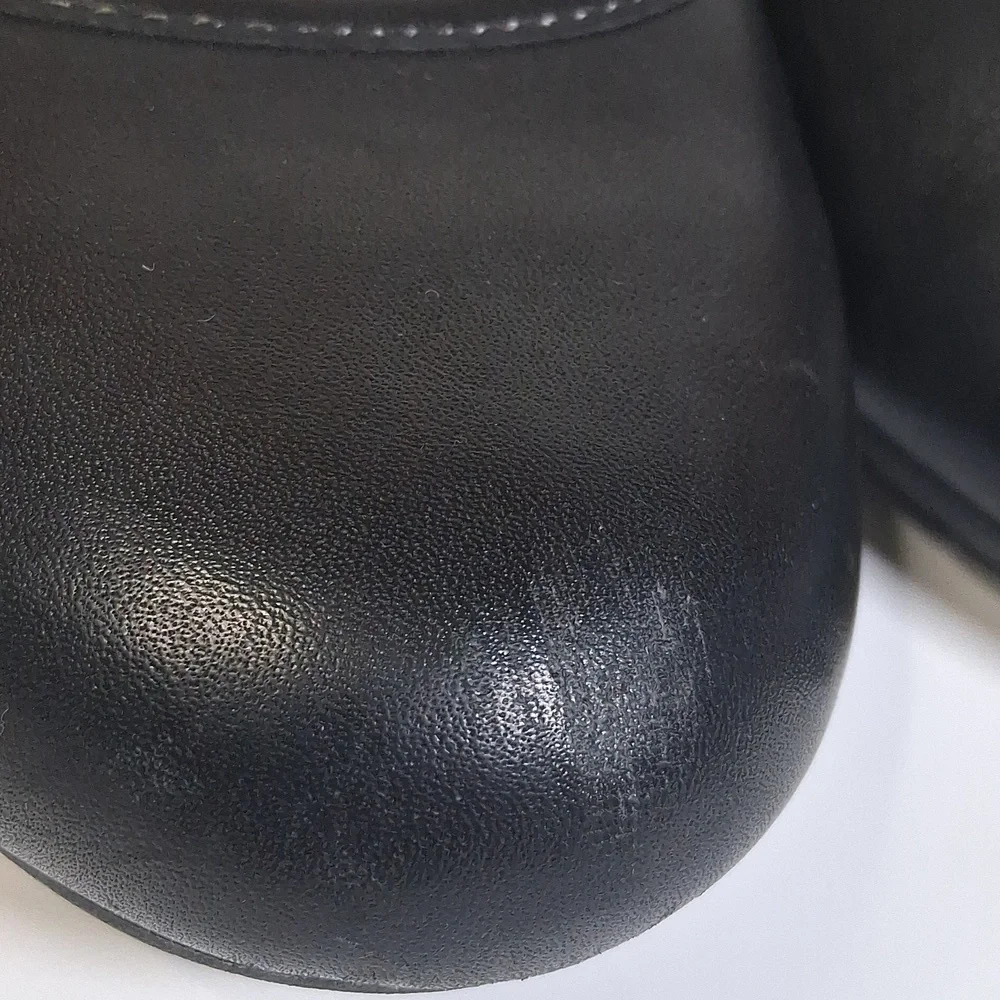 Taos Footwear Black Flats - Picture 5 of 9